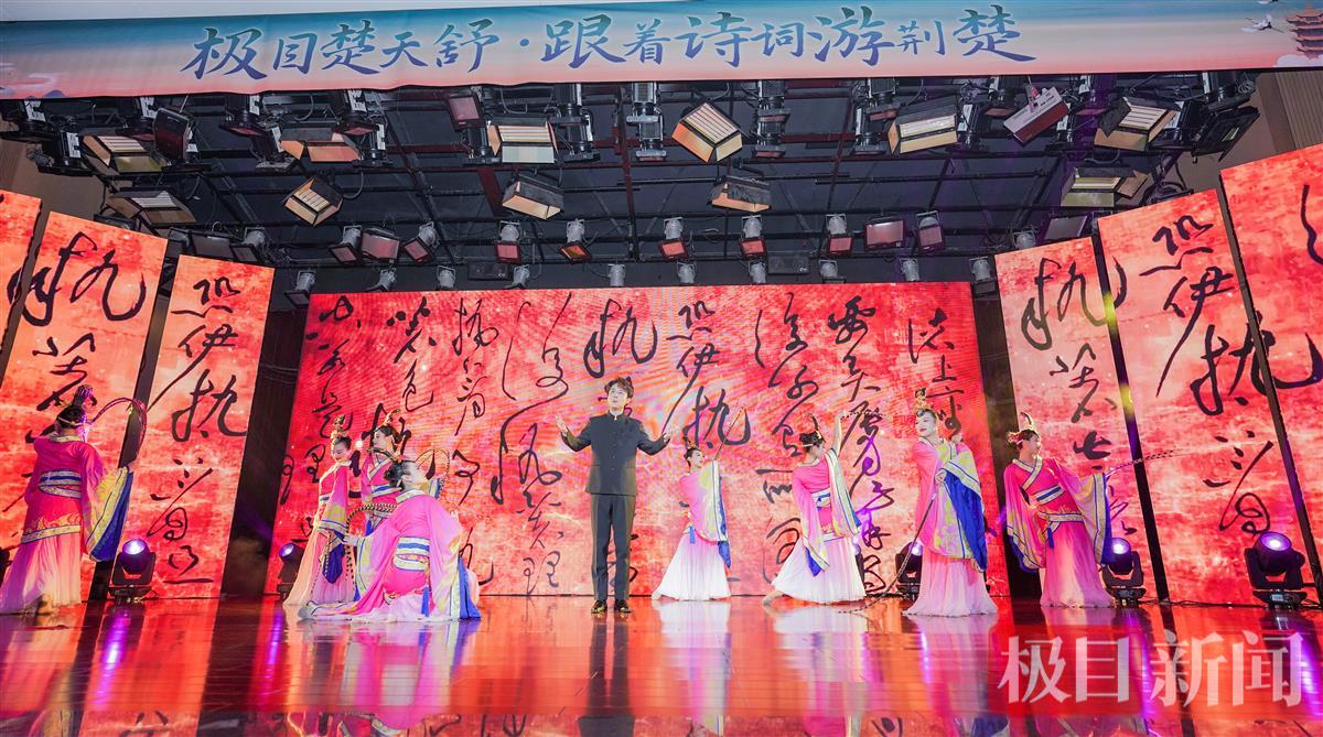 有大背景 李辉000.jpg