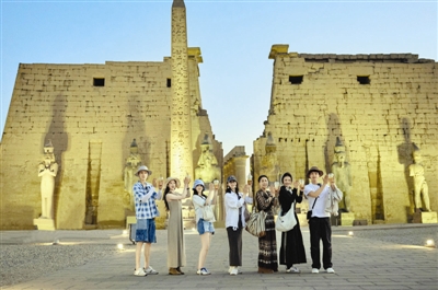 走遍四国 丈量世界 “花少团”结束游学之旅