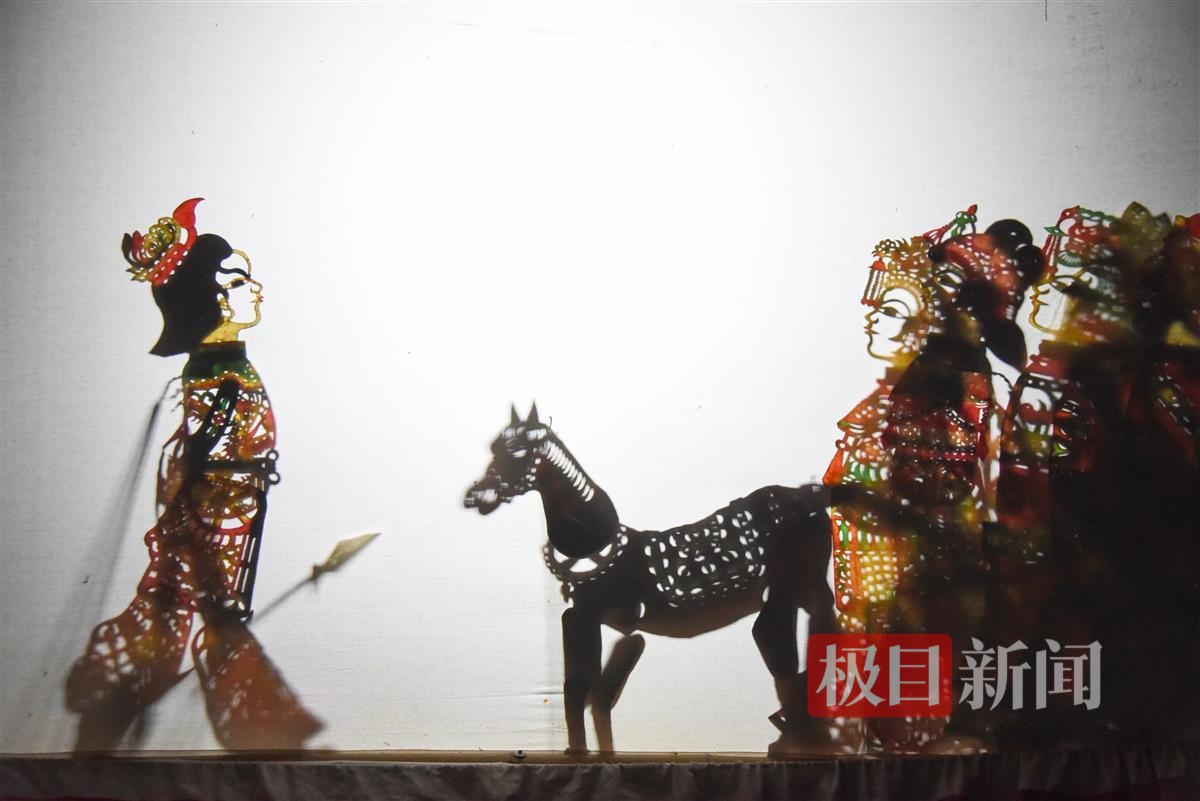 3月29日，湖北省监利市启动2024年春季文化旅游季活动，程集古镇进行皮影戏表演（极目新闻记者 黄志刚 摄）.jpg