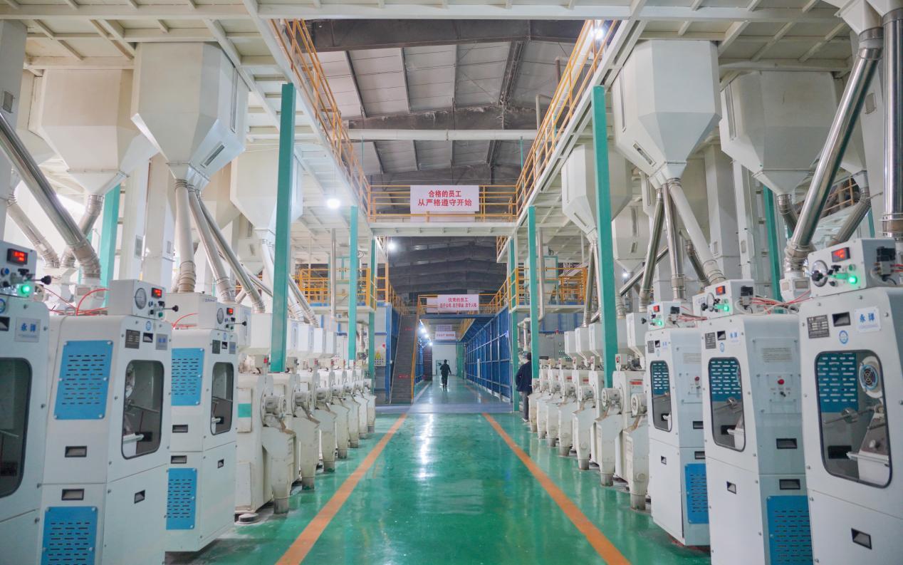 庄品健智能化加工车间 摄影：宋枕涛.png