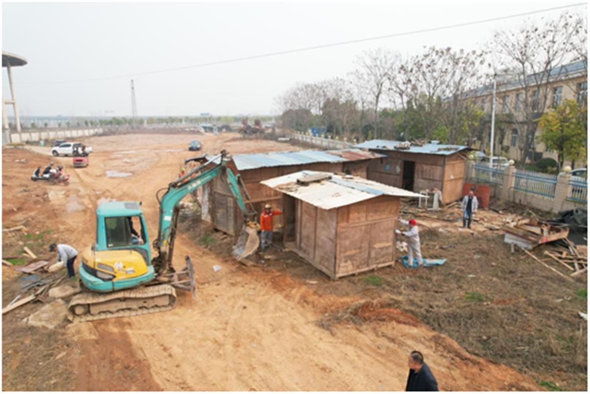 对违建“露头就打”，武汉经开区军山街拆除3处违建 极目新闻 0573