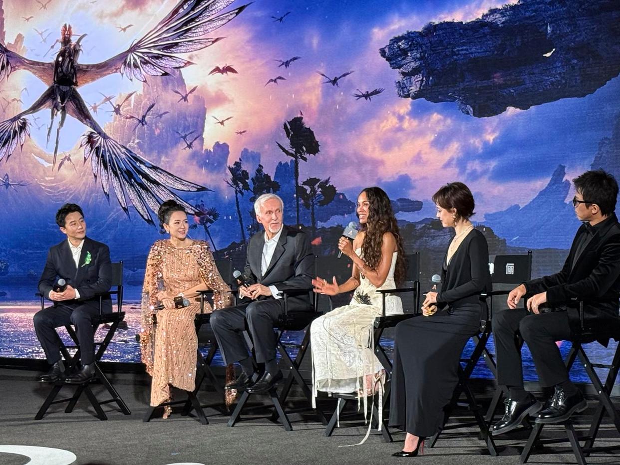 《阿凡达3》举行中国首映礼，卡梅隆称和郭帆聊了《流浪地球3》