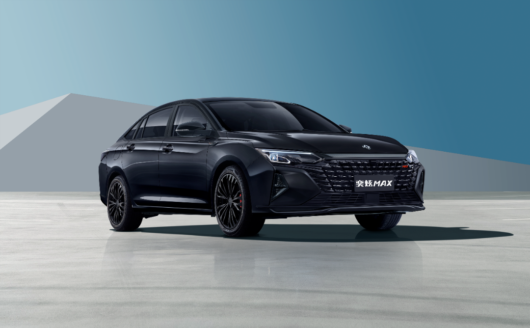 东风风神奕炫MAX超幻潮爸版45度外观图