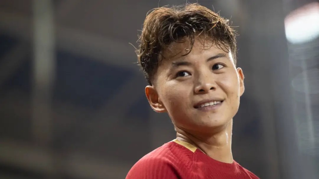 武汉姑娘王霜2进球2助攻，中国女足5比1大胜中国香港队，豪取亚运会开门红