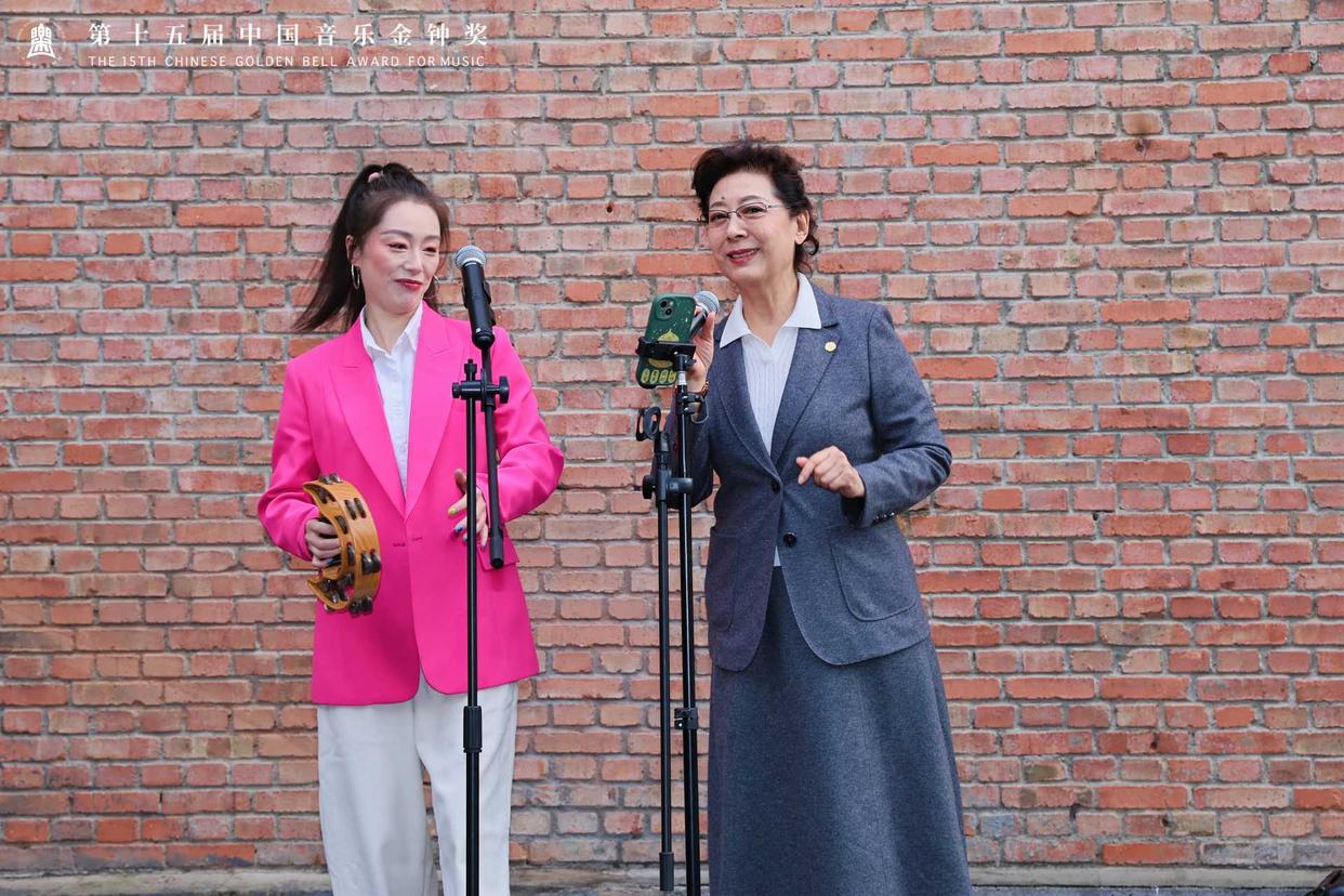 激动！关牧村在东郊记忆唱起《打起手鼓唱起歌》