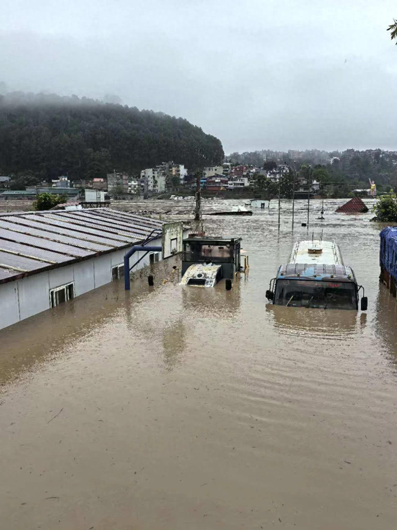 尼泊尔持续暴雨造成全国至少50人死亡 国内航班全部中断