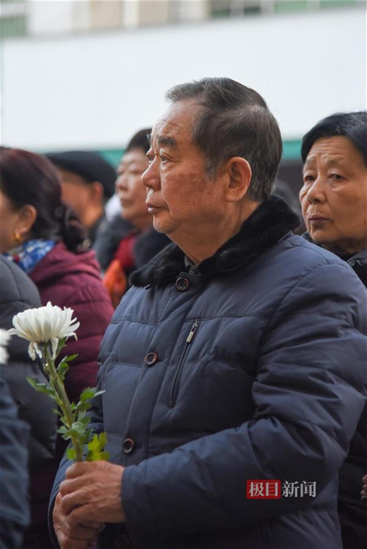 3月16日，雷元坤的二舅哥伍賢栢來到獅子口文化站送別。（極目新聞記者 黃志剛 攝）.jpg
