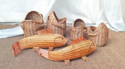 图为博兴县柳编手艺人的作品。本报记者李蕊摄