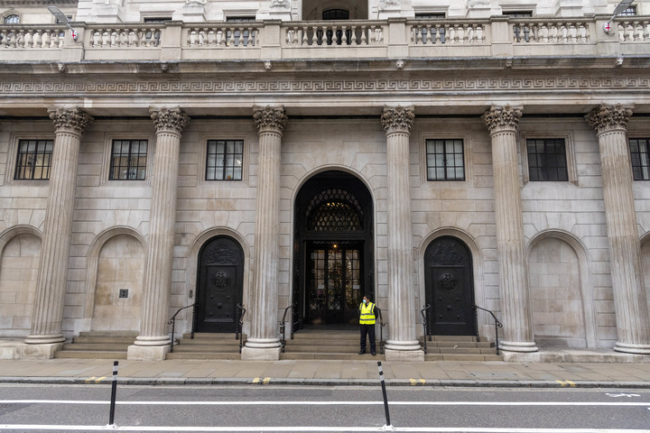 全球连线 高通胀迫使英国人精打细算过日子 极目新闻