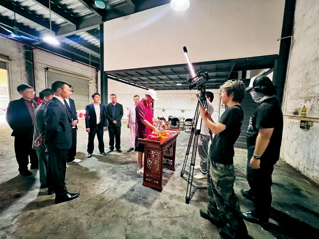 从《跳楼机》到《大展鸿图》，“神曲”是怎样炼成的？