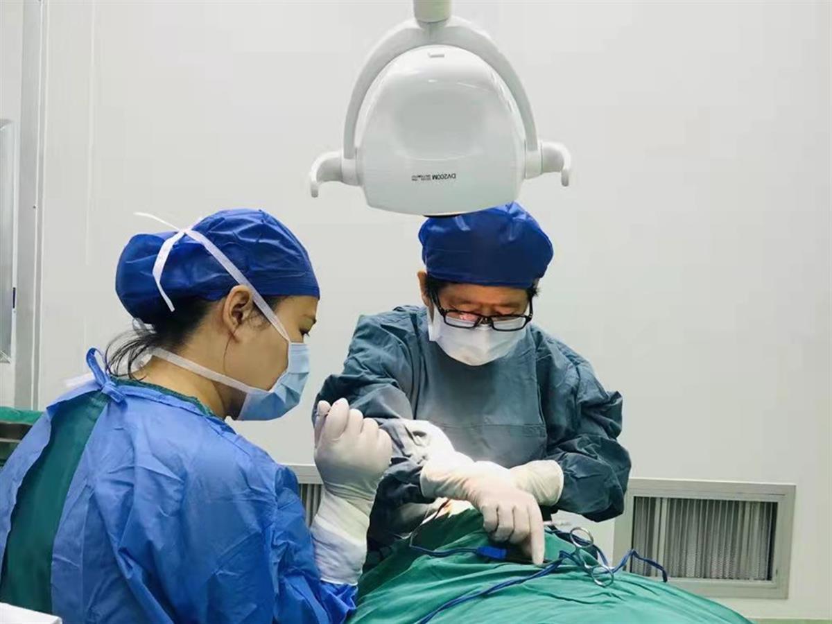 1岁幼童先天斜视眼珠外转难，武汉普瑞眼科专家手术为其眼球解绑 - 知乎