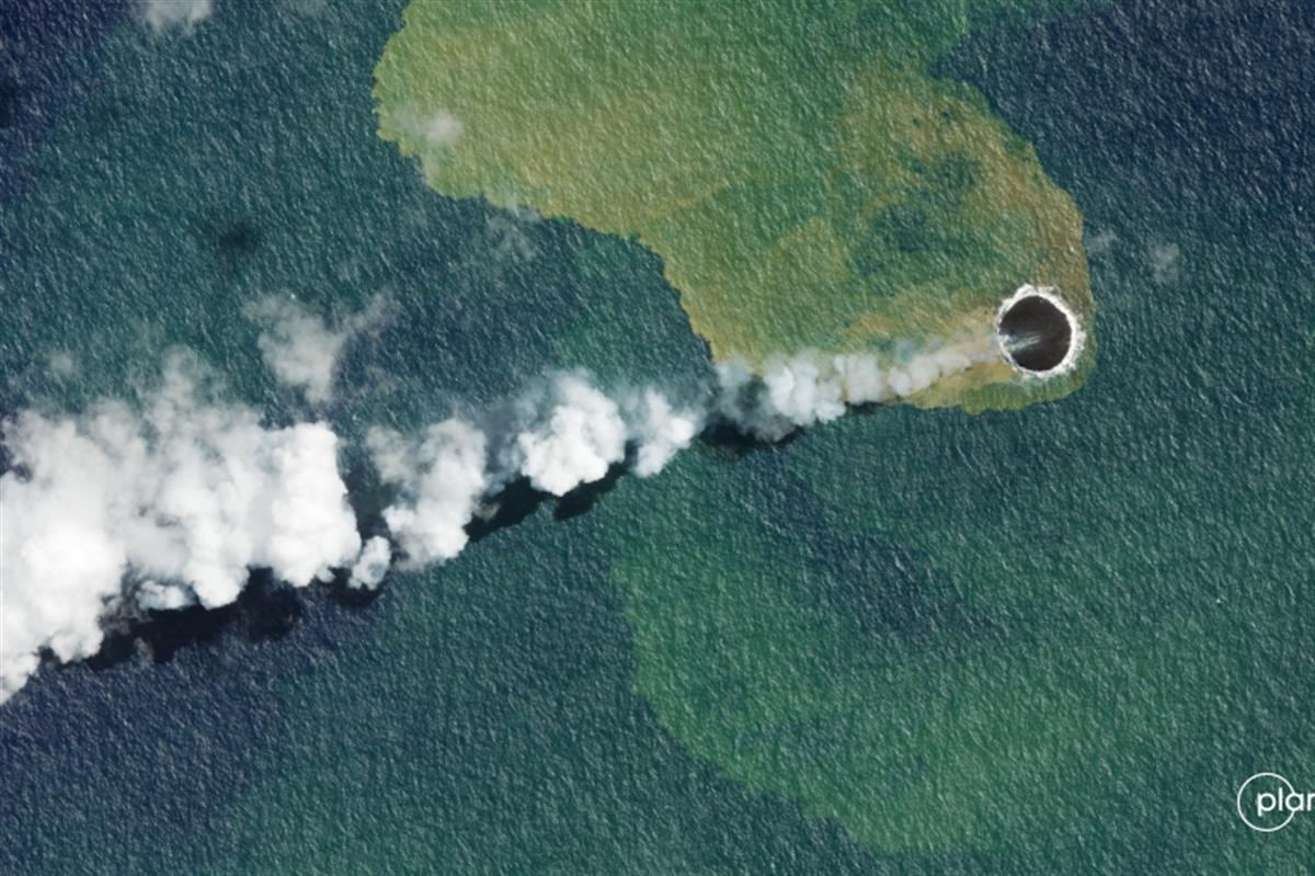 汤加一火山48小时内喷发8次，和新西兰陶波湖双双提高警戒级别