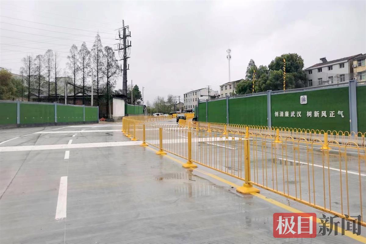 4月4日，武汉地铁新港线一期万家咀站完成二次交通疏解及二期打围，即将开展车站主体施工。袁永华 摄.jpg