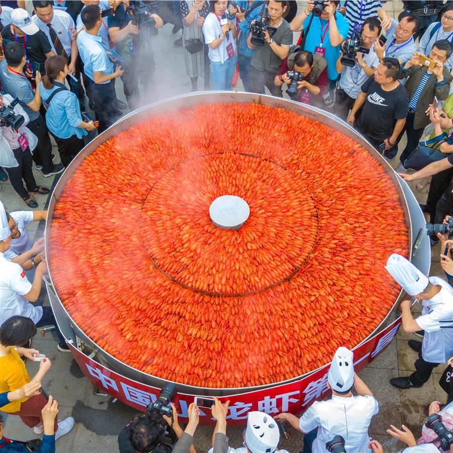 2019年监利龙虾节情景。（通讯员 张志斌 摄）.jpg