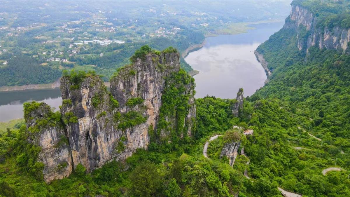 恩施大清江红花峰林景区.jpg