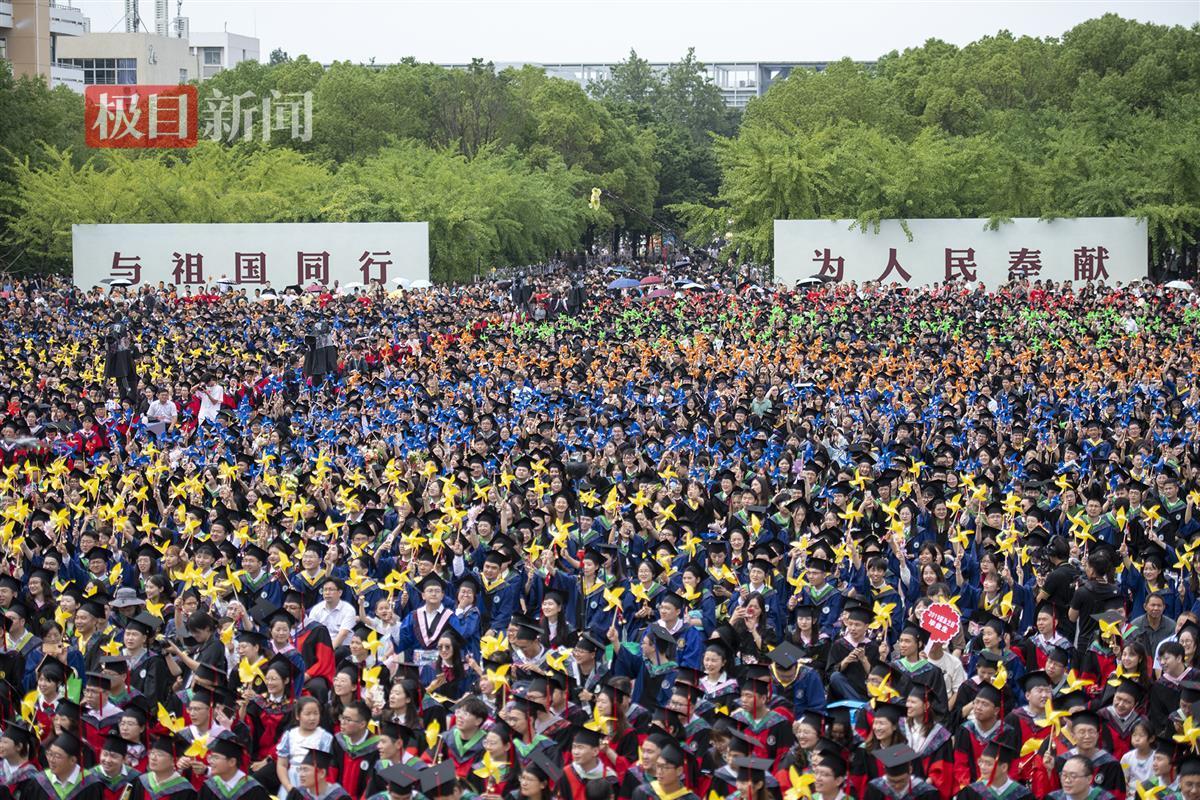 33.与祖国同行，为人民奉献（记者 刘涛 摄）