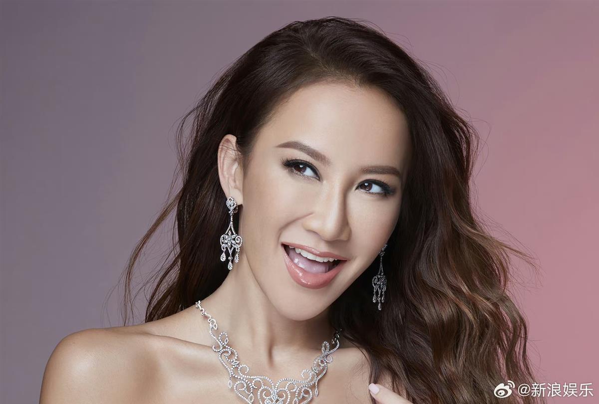 她是首位献唱奥斯卡的华人歌手，也是“无可替代的李玟”是怎么回事？