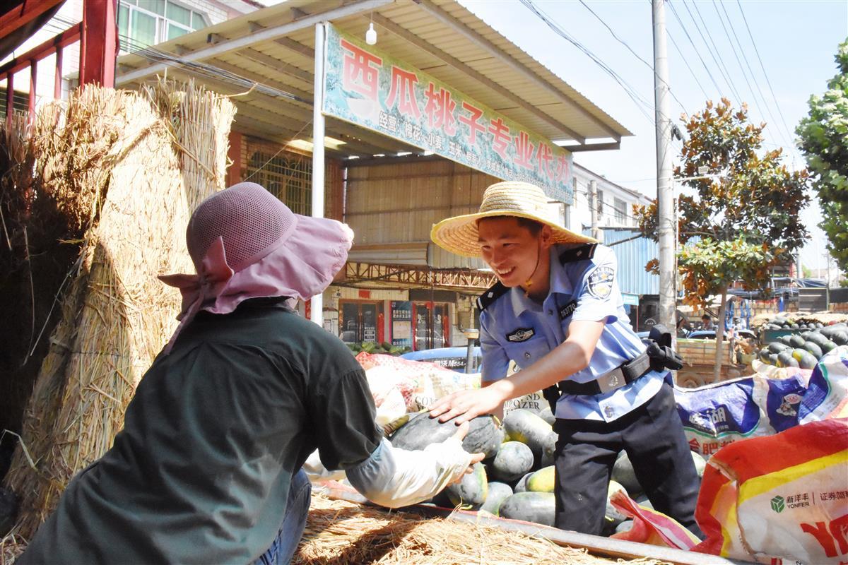 图三 服务瓜农.jpg