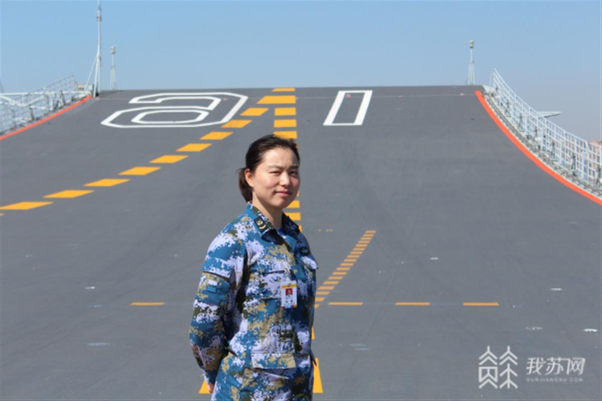A从航母女舵手到全国“三八红旗手”1.jpg