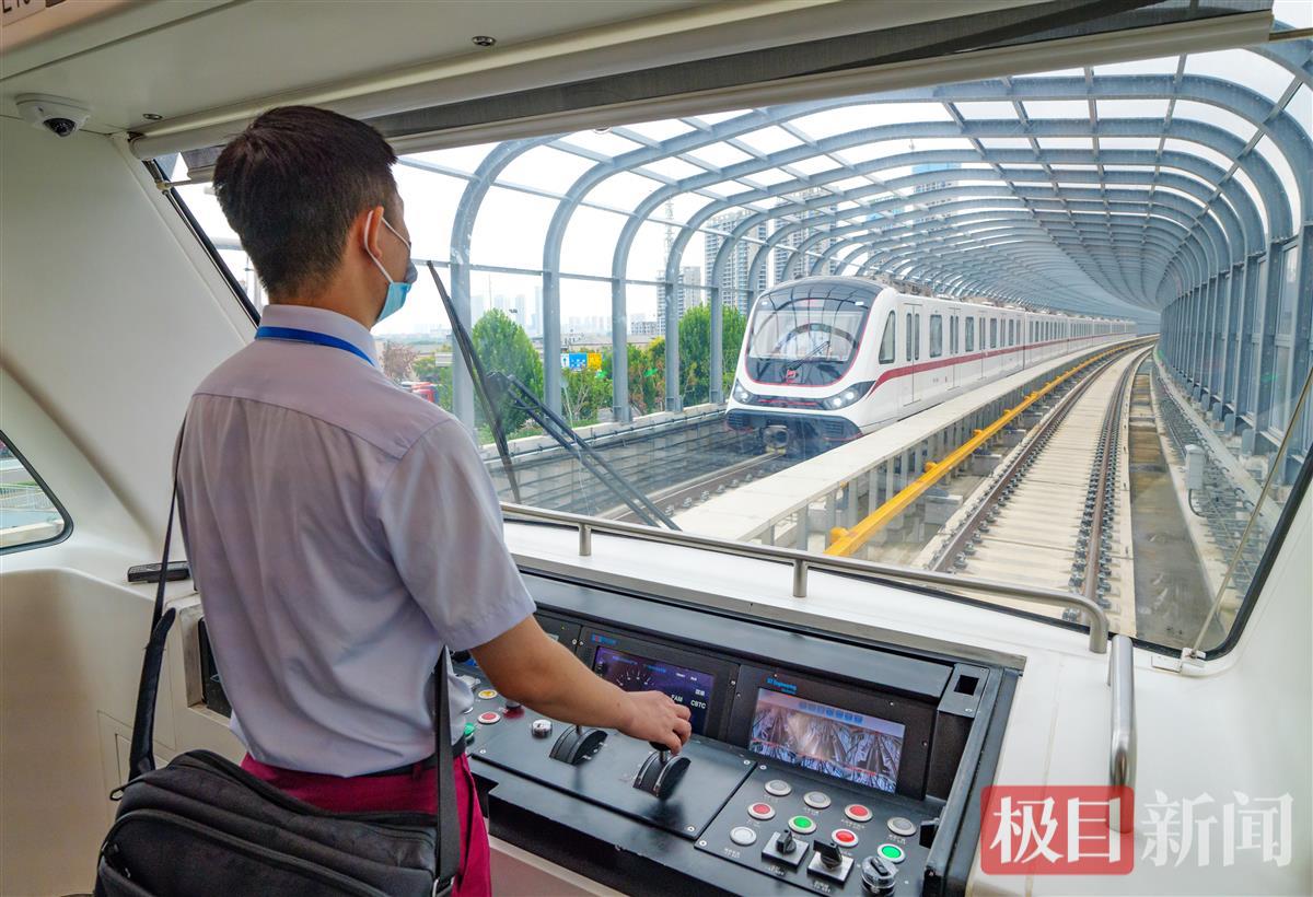 大图 列车试跑.jpg