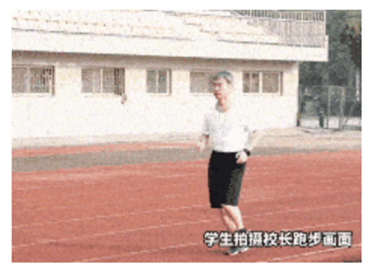 Ａ校长坚持晨跑给学生做榜样.png