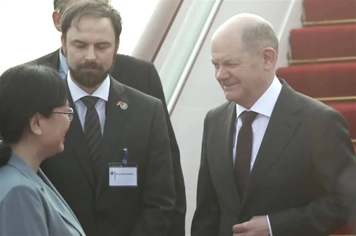 访华1.png 访华1.png