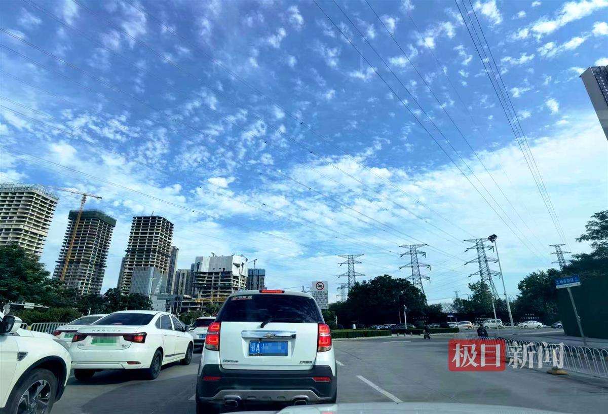 杨春湖路向东湖方向.jpg