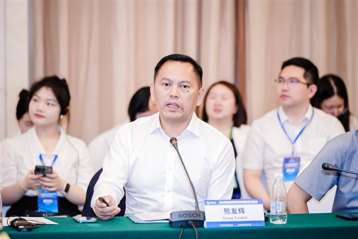 44262025.jpg 44262025.jpg