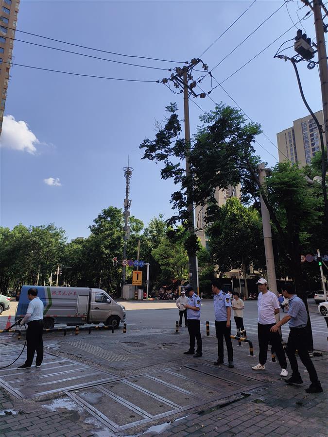 设置综合执法值守点，安排人员定点值守.jpg