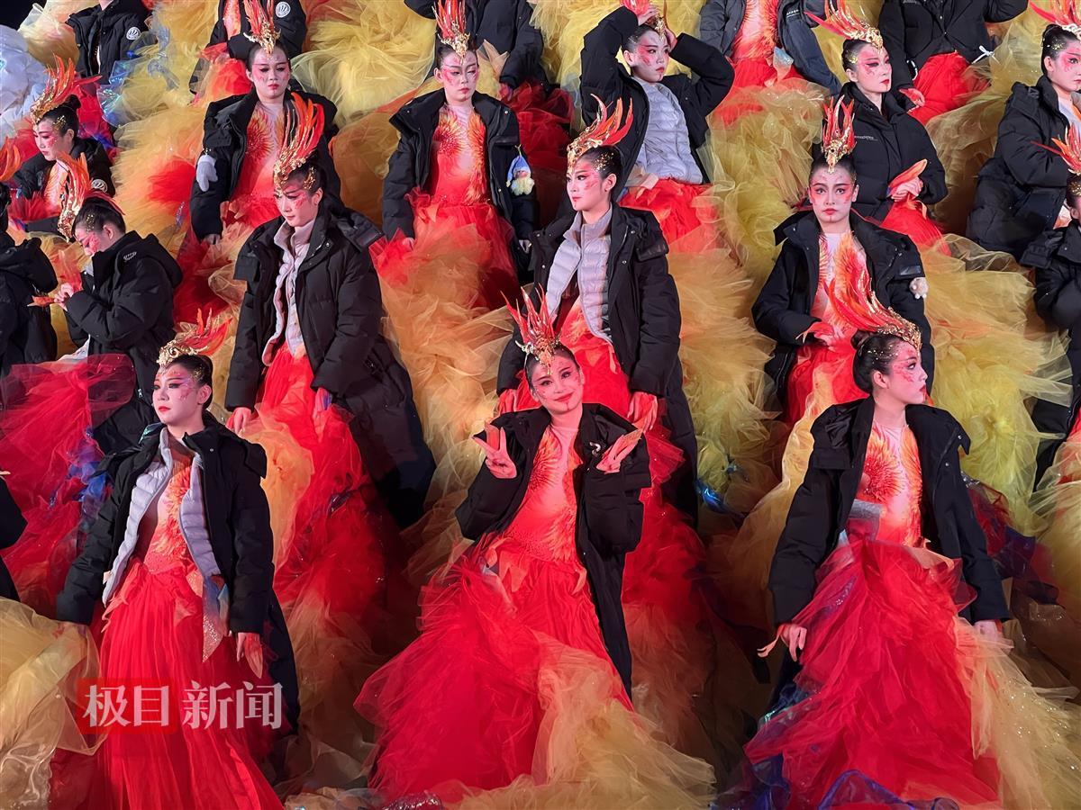 黄鹤楼前彩排。学校供图4.jpg