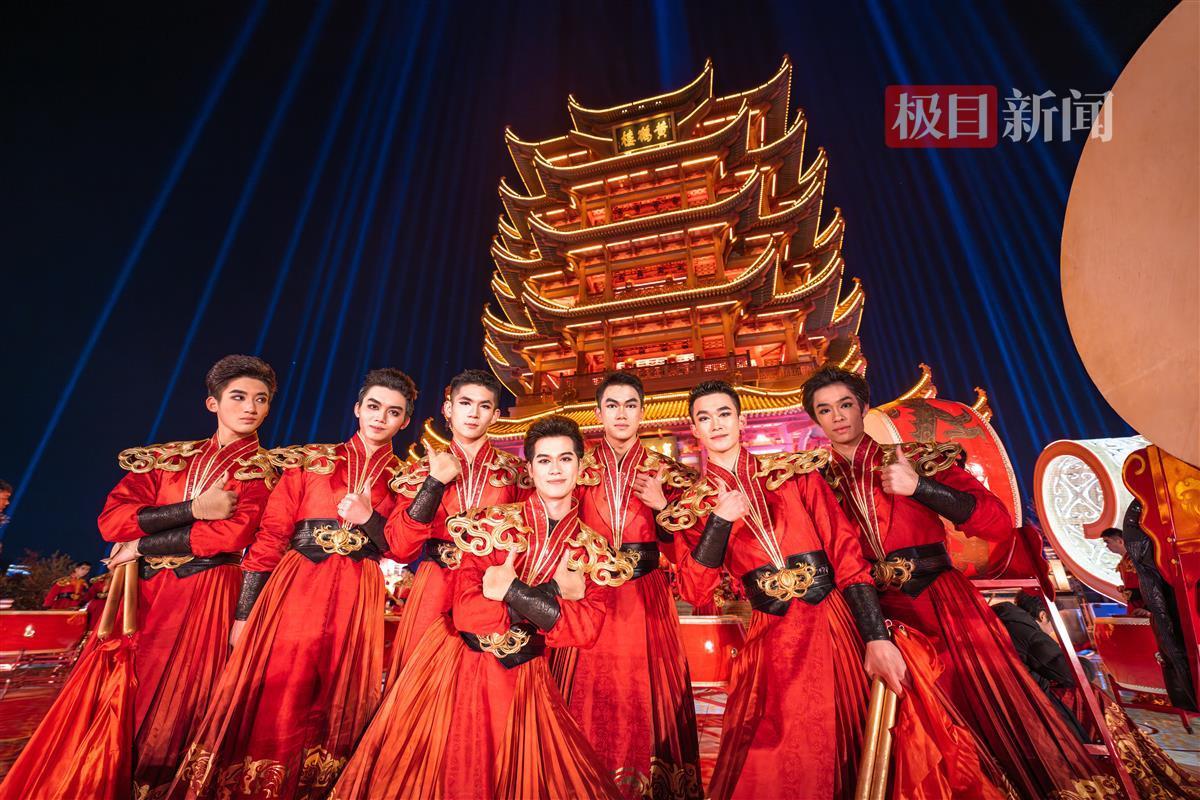 黄鹤楼前彩排。学校供图5.JPG