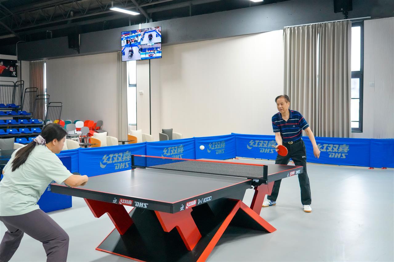 7.学员在国球馆体验乒乓球课程.JPG