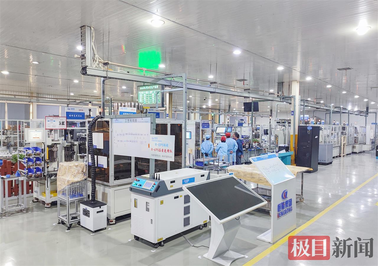 荆州一家外贸企业生产车间抓紧生产（图片来源：荆州市商务局）.jpg