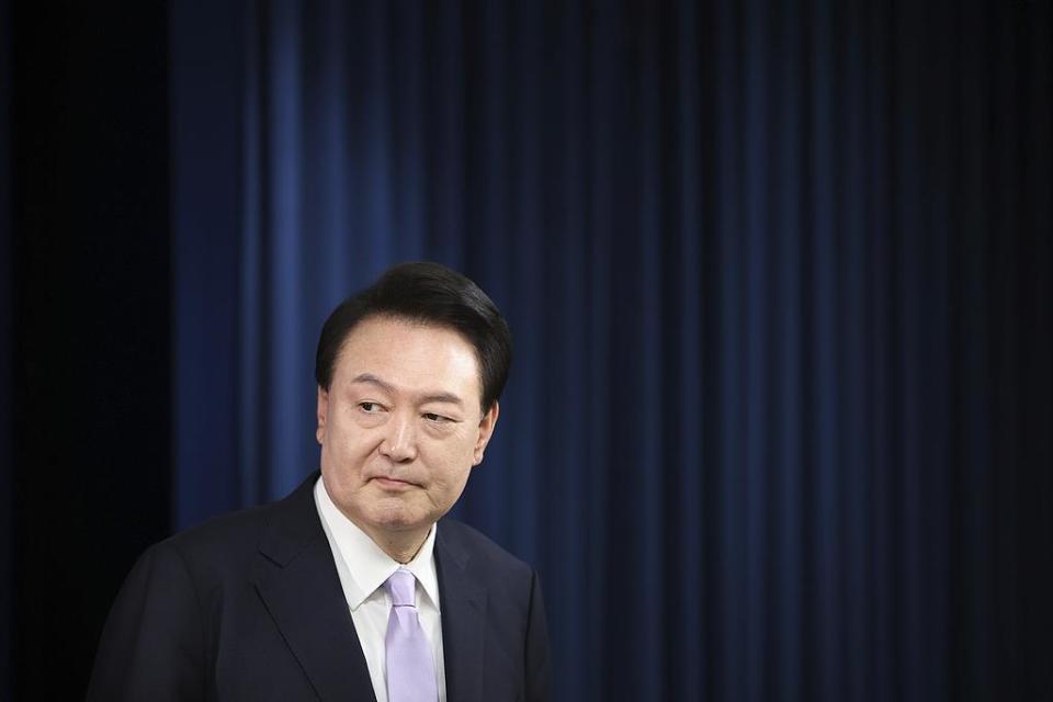 韩国政坛一天内动荡加剧，尹锡悦等8人被决议逮捕