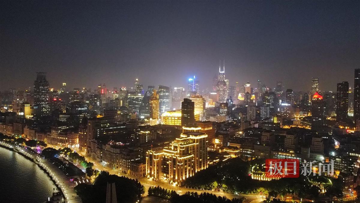 上海暂停外滩等地的景观照明2.jpg