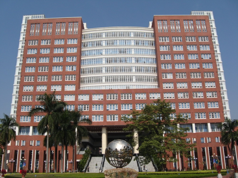 暨南大学校园风光（来源：暨南大学官网）