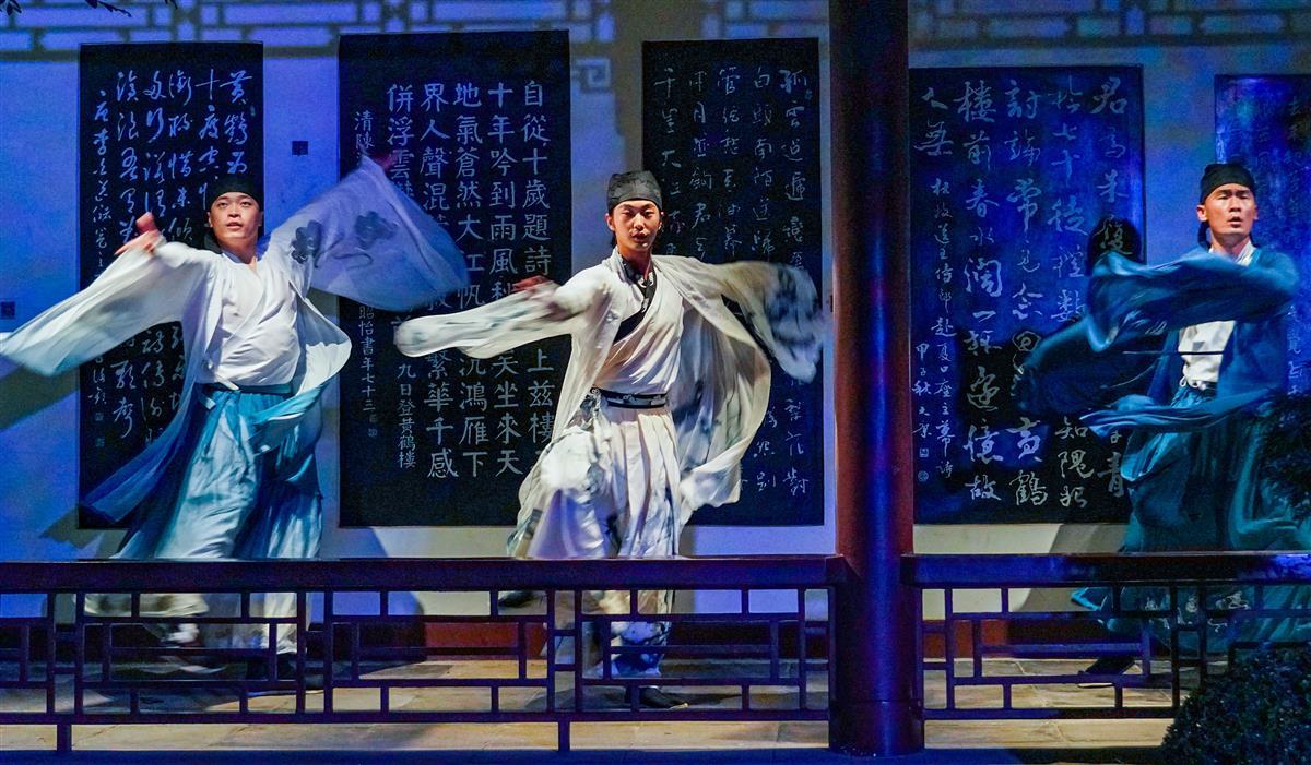 《夜上黄鹤楼》上演“诗词奇遇夜 摄影：李辉.jpg