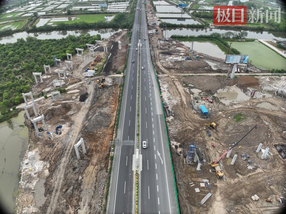 蕲春互通式立交施工现场.png