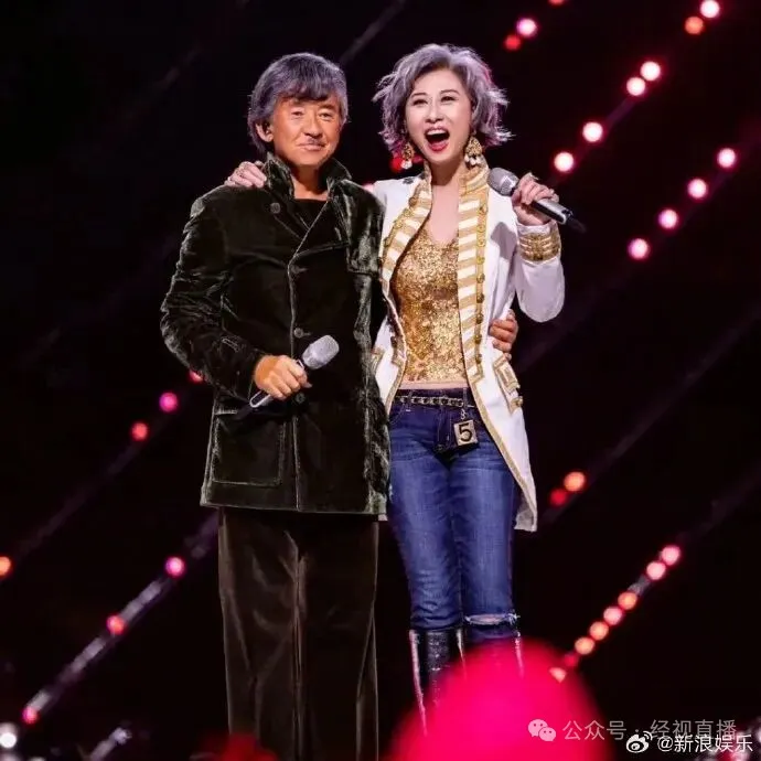 相差14岁歌手夫妇，自曝分房睡！