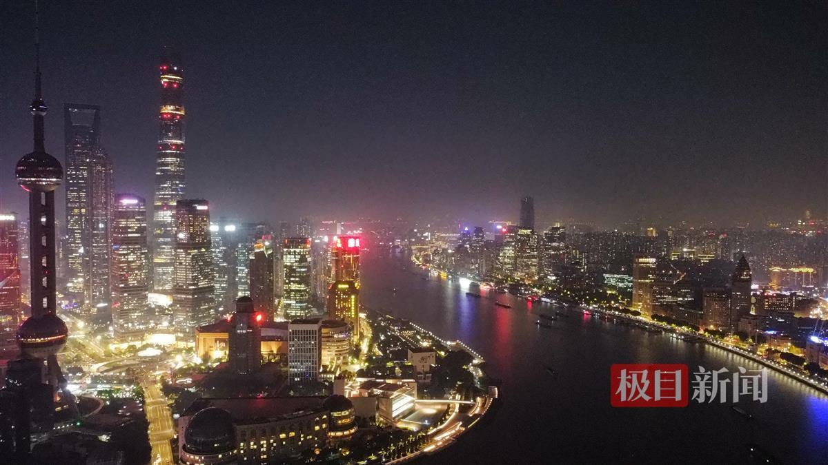上海暂停外滩等地的景观照明1.jpg