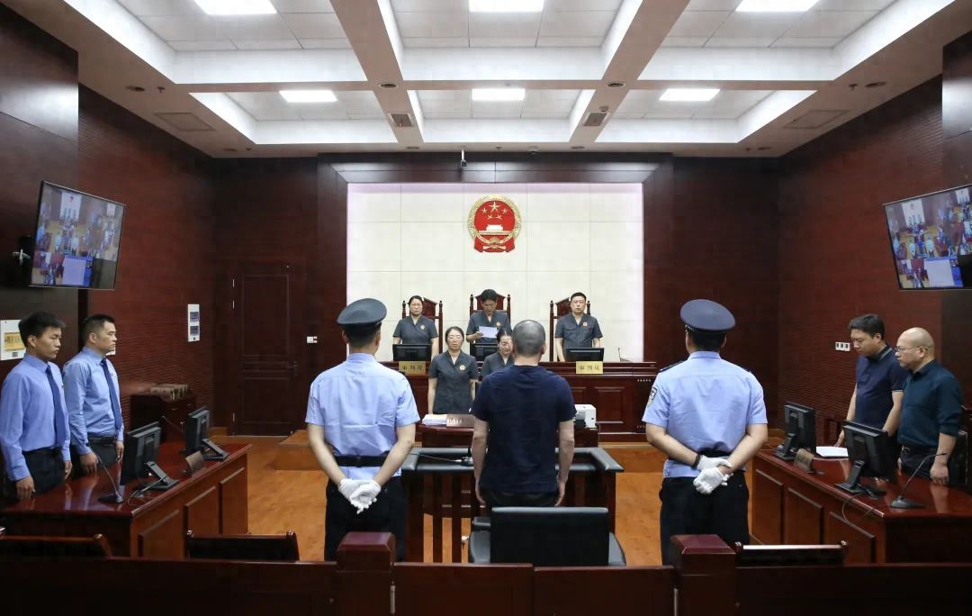 马鞍山市原副市长黄化锋一审获刑11年