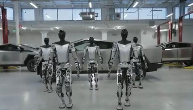 特斯拉去年9月在人工智能日（AI Day）上首次展示了这款Optimus人形机器人产品