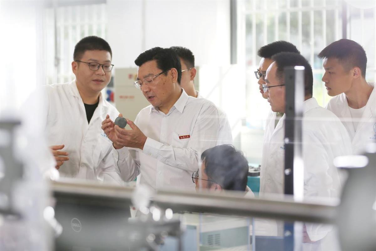 谢先启院士与学生.jpeg
