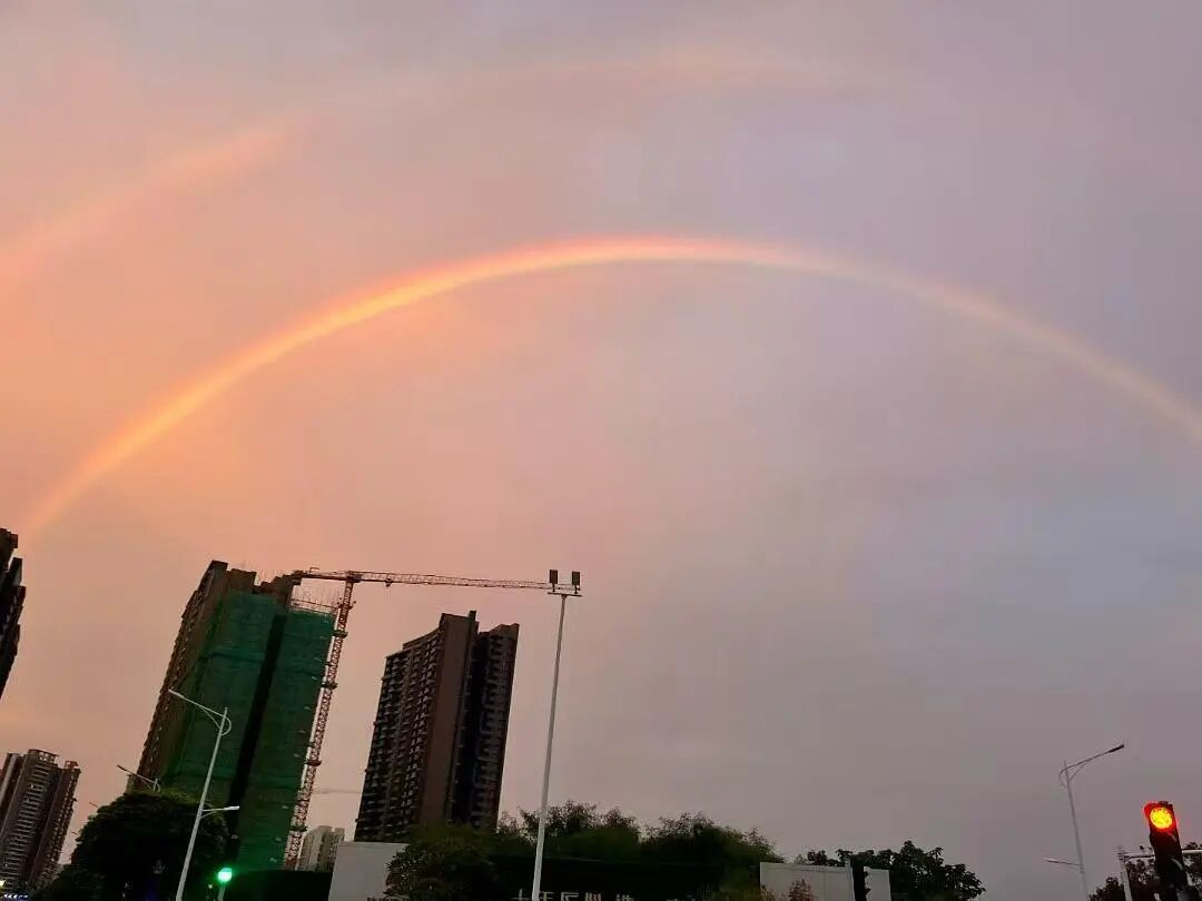 桦加沙”逼近！珠海现绝美晚霞和双彩虹，当地人：担心台风来临之前太过宁静| 极目新闻