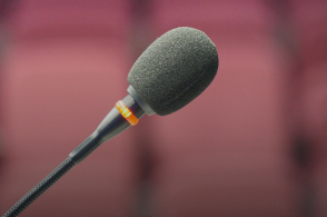 明年经济工作怎么干，抓好“八个坚持”