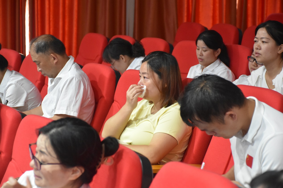 现场老师感动落泪