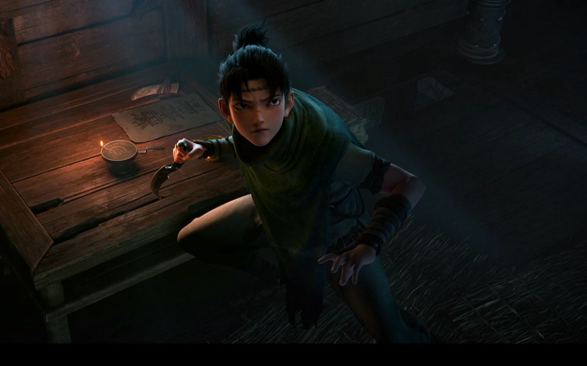 沉香在片中总是处于一种极度警觉的状态