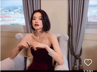 49岁舒淇主演电影戛纳拿下特别奖，晒出多张幕后美照：与有荣焉