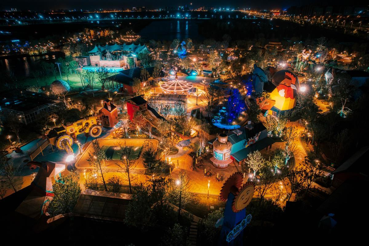 奇趣童年亲子乐园夜游实景图 (1).jpg