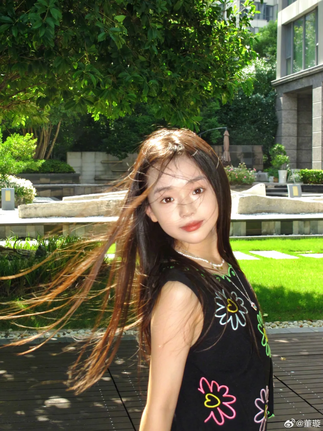 董璇女儿“小酒窝”主动提出对张维伊改口，称“妈妈开心最重要”